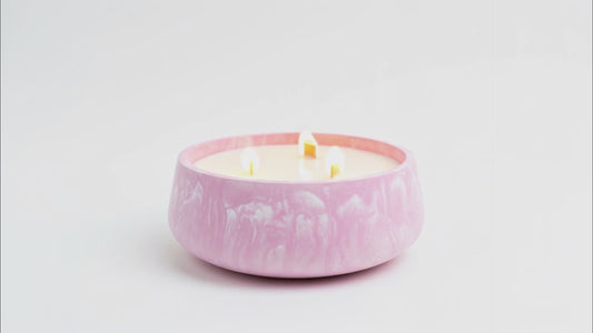 Video preview of the Rosa Forma statement candle by AALIS Home.
